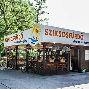 Sziksosfuerdo Strand Es Kemping Campsite